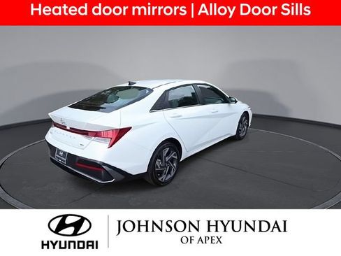 Used 2025 Hyundai Elantra Limited FWD image 9