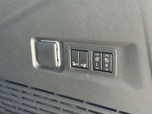 New 2026 GMC Yukon XL AT4 Ultimate w/ LPO, Floor Liner Package AWD/4WD image 29