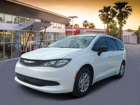 New 2026 Chrysler Voyager LX image 7