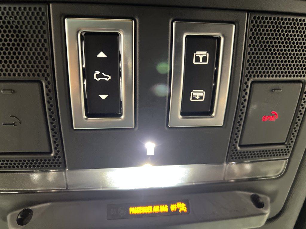 Used 2025 Land Rover Defender 110 S AWD/4WD image 69