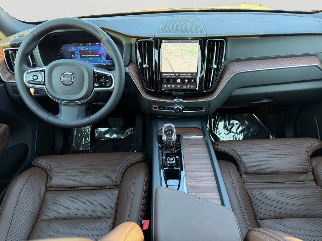 Certified 2024 Volvo XC60 B5 Ultimate w/ Climate Package AWD/4WD image 13