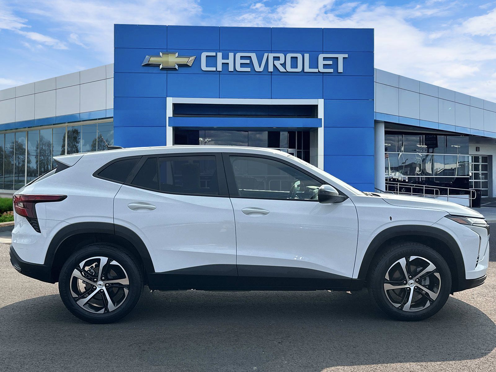 Certified 2024 Chevrolet Trax RS w/ Driver Confidence Package FWD image 5