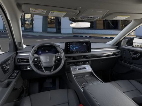 Used 2026 Lincoln Aviator AWD image 12