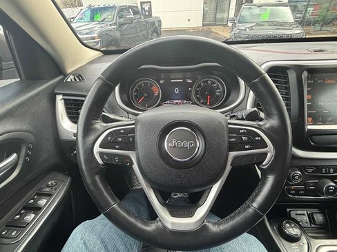 Used 2016 Jeep Cherokee Trailhawk w/ Leather Interior Group image 23