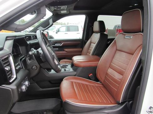 Used 2024 GMC Sierra 1500 Denali Ultimate AWD/4WD image 16