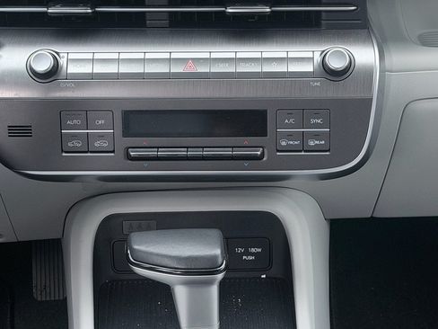 Used 2024 Hyundai Kona SEL FWD image 17