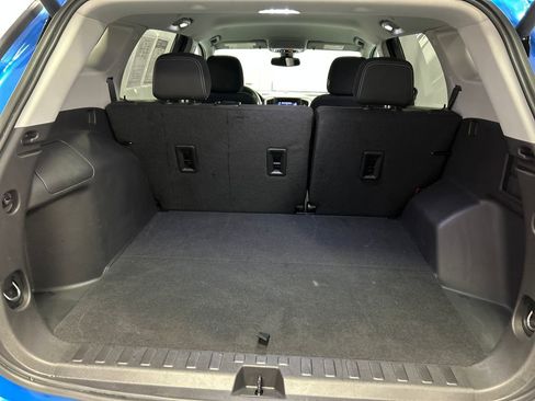 Used 2024 GMC Terrain SLE w/ Driver Convenience Package image 23