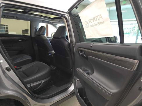 New 2026 Toyota Highlander Platinum AWD/4WD image 26