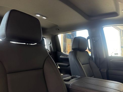 Used 2024 Chevrolet Silverado 1500 LT Trail Boss w/ Convenience Package II AWD/4WD image 19