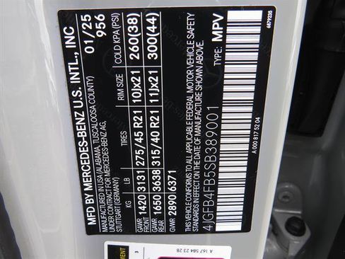 Certified 2025 Mercedes-Benz GLE 350 4MATIC w/ AMG Line Exterior image 8