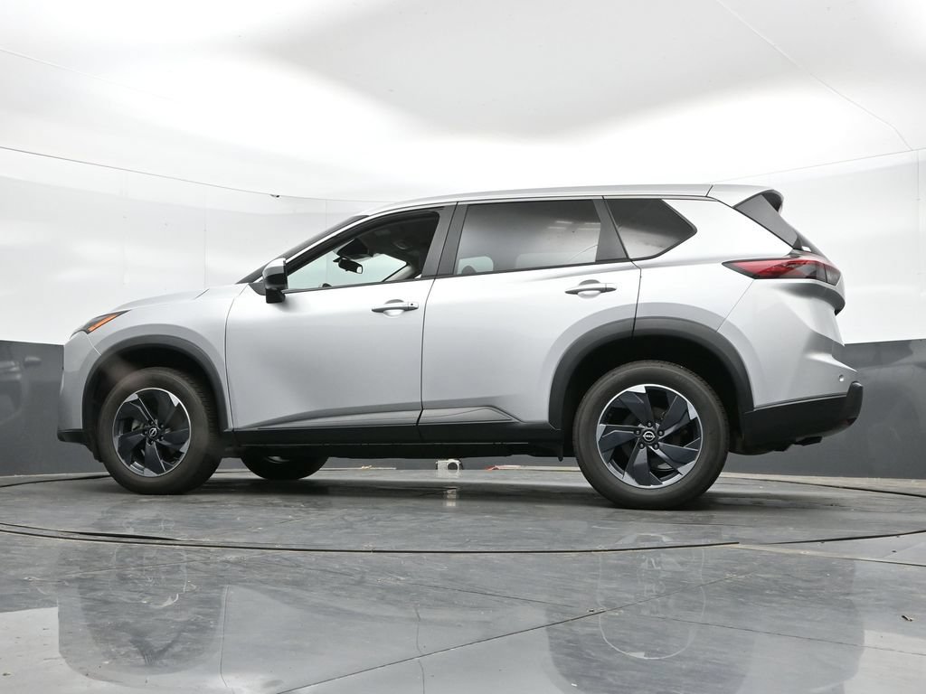 Used 2025 Nissan Rogue SV AWD/4WD image 46
