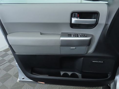 Used 2021 Toyota Sequoia Limited image 25
