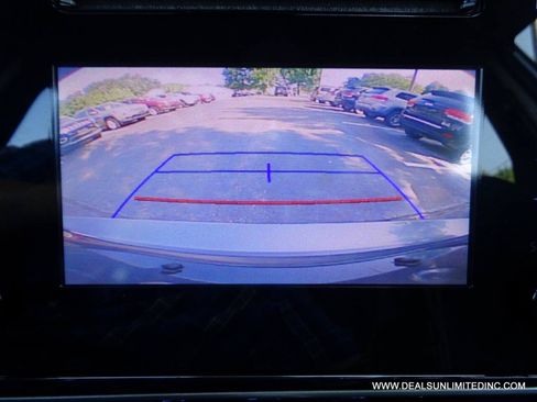 Used 2018 Toyota Corolla LE FWD image 12