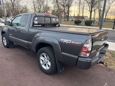 Used 2010 Toyota Tacoma Base image 8