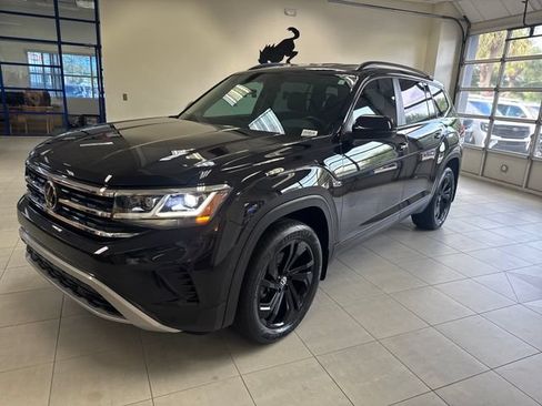 Used 2023 Volkswagen Atlas SE w/ Black Wheel Package AWD/4WD image 4