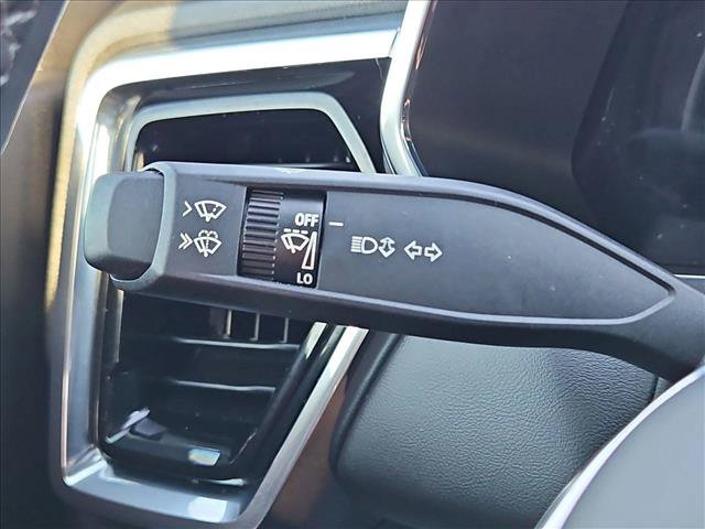 Used 2023 GMC Canyon Elevation w/ Elevation Premium Package AWD/4WD image 16