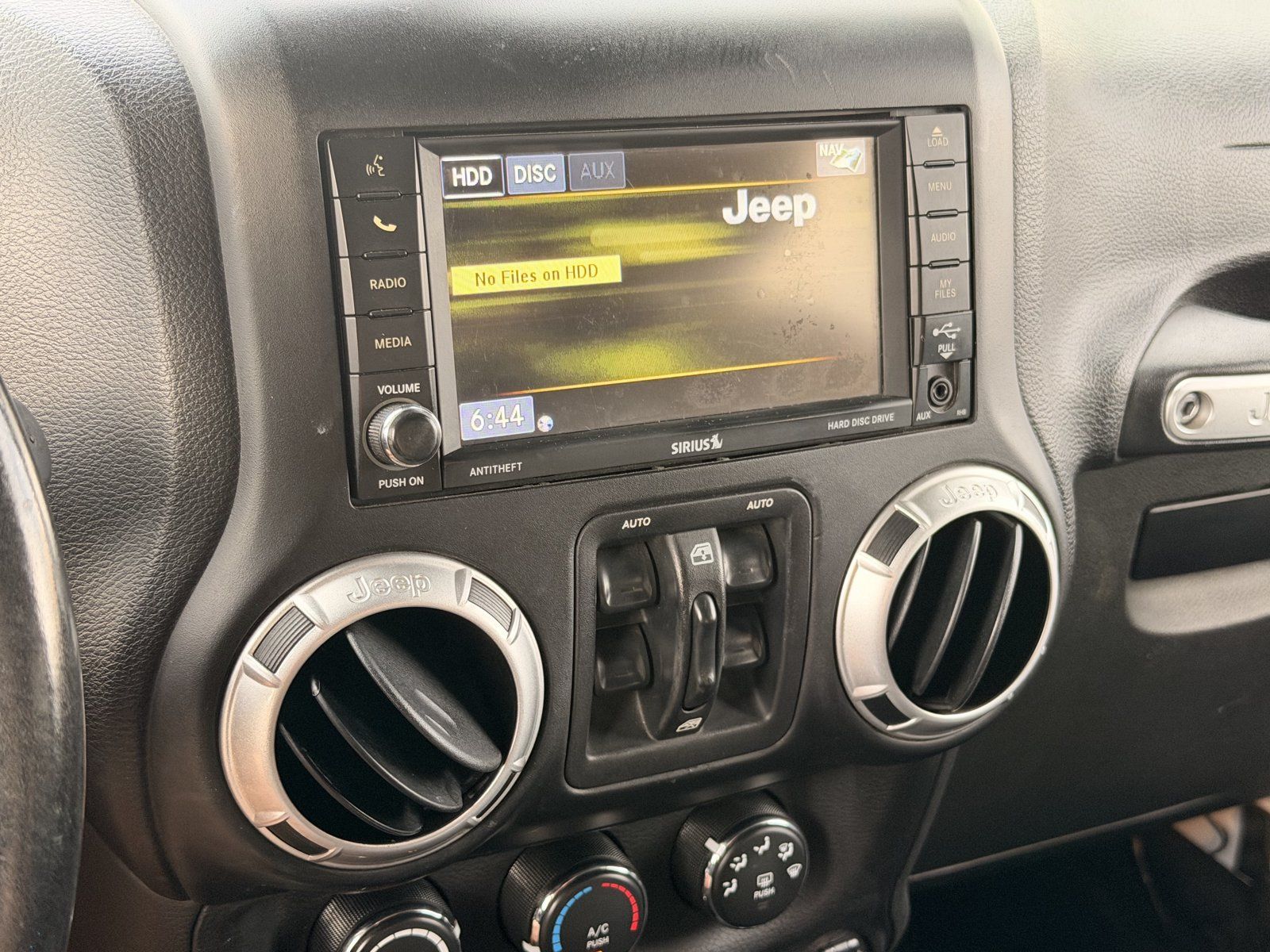 Used 2015 Jeep Wrangler Unlimited Sahara w/ Dual Top Group AWD/4WD image 23