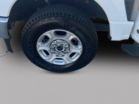 Used 2025 Ford F250 XLT AWD/4WD image 21