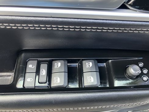 Used 2024 Jeep Wagoneer Series II w/ Flexible Seating Group AWD/4WD image 23