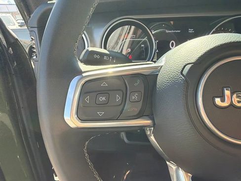 Used 2023 Jeep Gladiator Rubicon AWD/4WD image 23