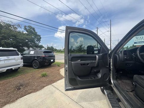 Used 2013 Chevrolet Silverado 2500 LT AWD/4WD image 25