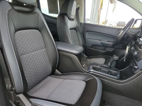 Used 2021 Chevrolet Colorado Z71 AWD/4WD image 21