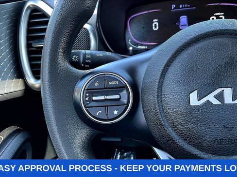Used 2023 Kia Soul LX w/ LX Technology Package FWD image 13