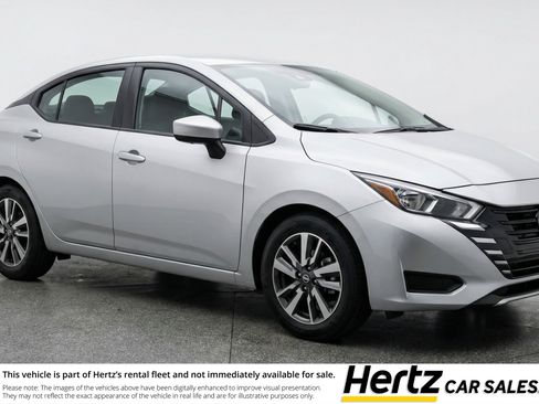 Used 2025 Nissan Versa SV image 1