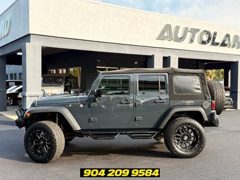 Used 2017 Jeep Wrangler Unlimited Rubicon AWD/4WD image 4