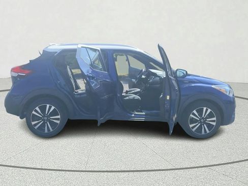 Used 2019 Nissan Kicks SR w/ SR Premium Package FWD image 14
