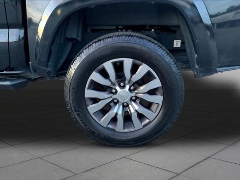 Used 2020 Toyota Tacoma Limited image 11