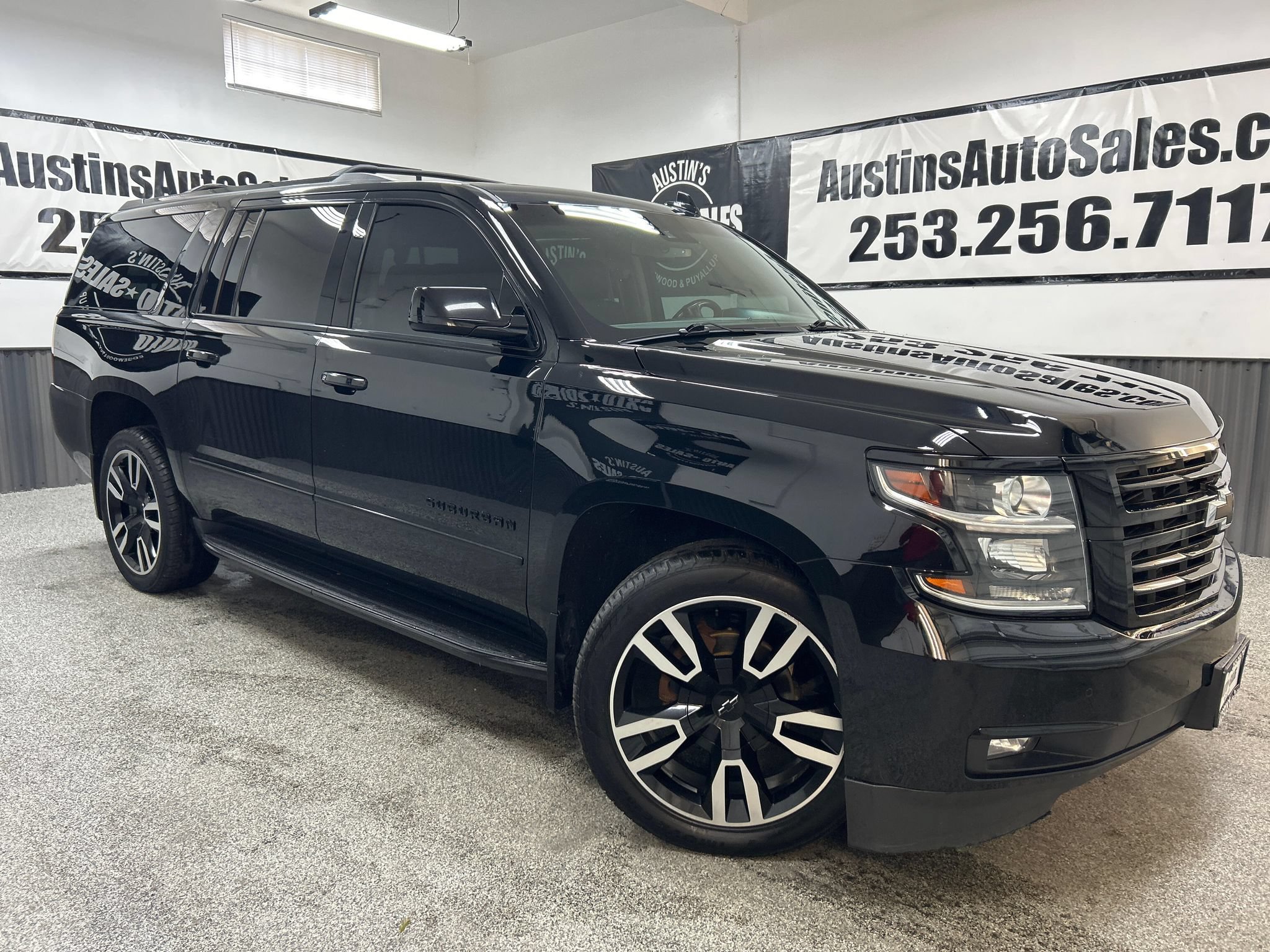 Used 2018 Chevrolet Suburban Premier AWD/4WD image 1
