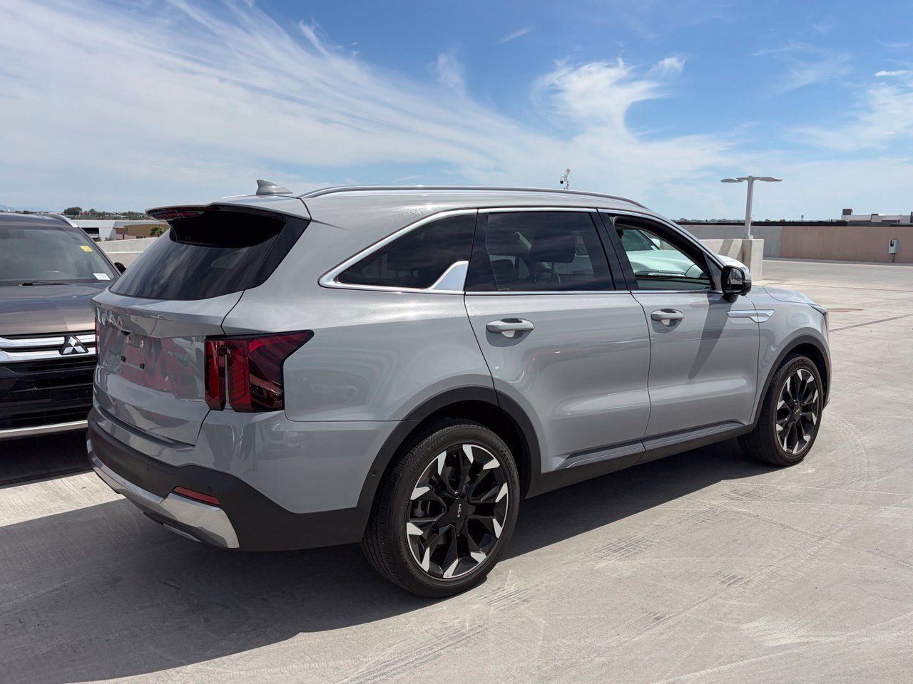 Used 2024 Kia Sorento SX FWD image 2