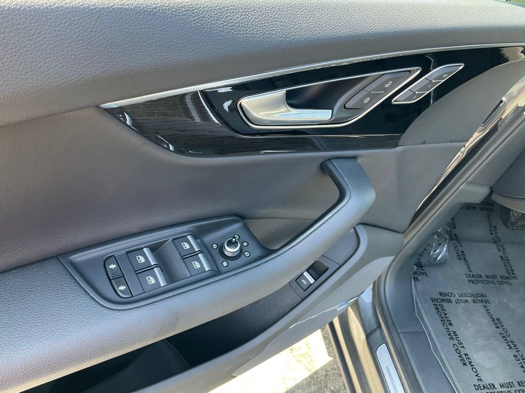 Used 2019 Audi Q7 3.0T Prestige w/ Prestige Package AWD/4WD image 27