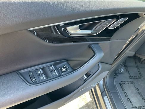 Used 2019 Audi Q7 3.0T Prestige w/ Prestige Package AWD/4WD image 27