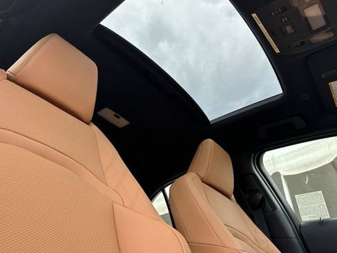 New 2026 Lexus UX 300h AWD image 15