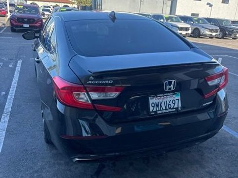 Used 2018 Honda Accord Sport image 6