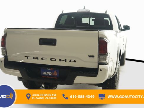 Used 2020 Toyota Tacoma TRD Off-Road w/ Technology Package image 9