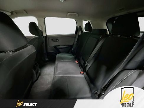 Used 2023 Nissan Rogue S AWD/4WD image 25