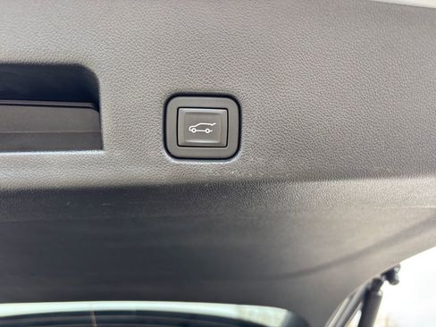 Used 2024 Chevrolet Traverse LT w/ Midnight/Sport Edition FWD image 13