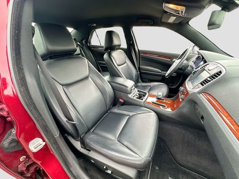 Used 2013 Chrysler 300 AWD w/ Driver Convenience Group image 27