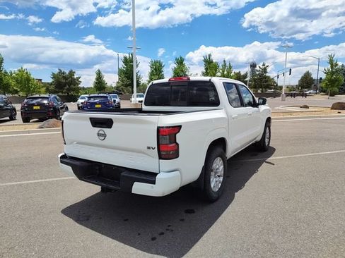 Used 2022 Nissan Frontier SV RWD image 3