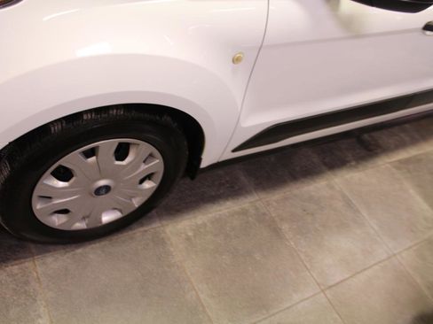 Used 2020 Ford Transit Connect XLT image 32