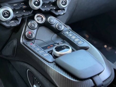 Used 2019 Aston Martin V8 Vantage Coupe RWD image 43