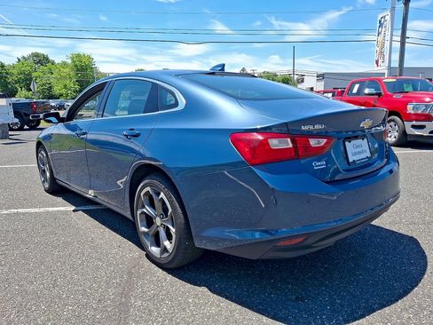 Used 2024 Chevrolet Malibu LT FWD image 2