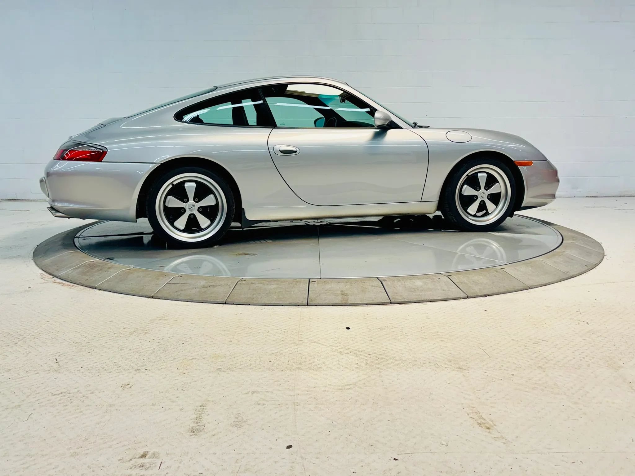 Used 2002 Porsche 911 GT3 RS image 22