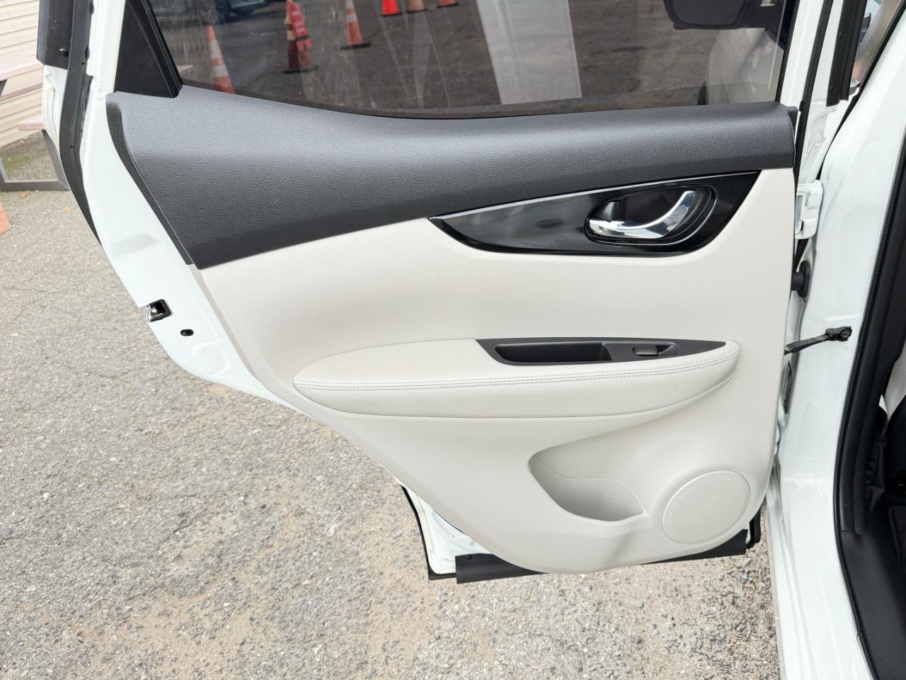 Used 2022 Nissan Rogue Sport SL AWD/4WD image 31