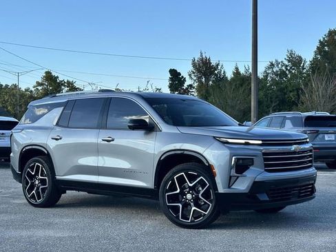 Used 2025 Chevrolet Traverse High Country w/ LPO, Floor Liner Package image 12