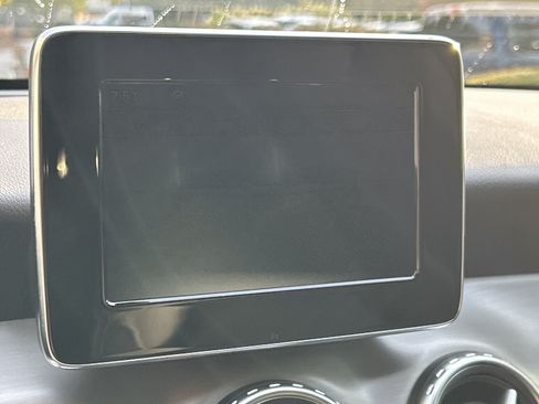 Used 2016 Mercedes-Benz GLA 250 image 29