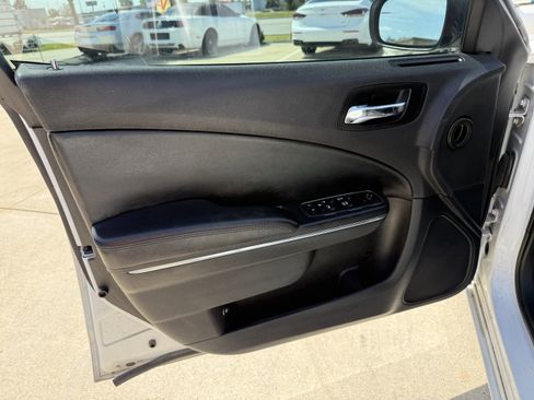 Used 2014 Dodge Charger SE image 17